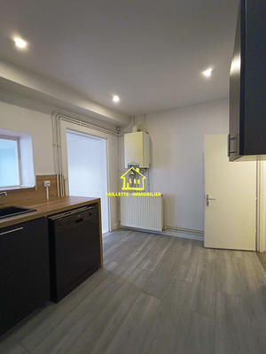 Maison traditionnelle - 81 m² - 4 pièces