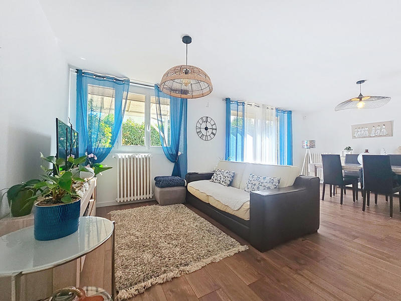 Maison - 90 m² - 5 pièces