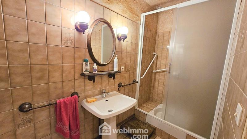 Maison - 260 m² - 14 pièces