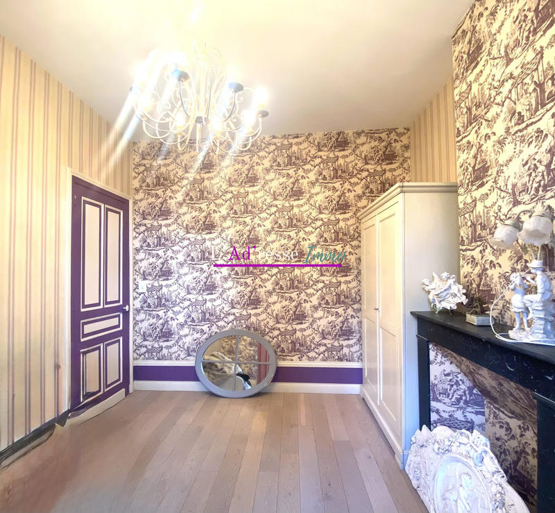 Maison - 241 m² - 10 pièces