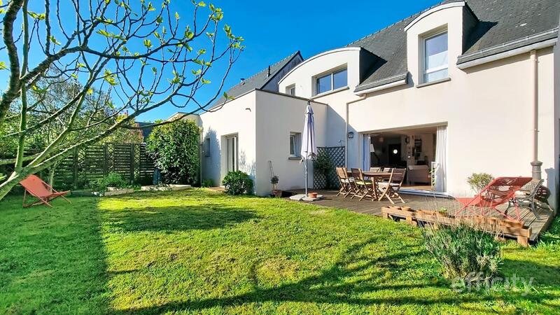 Maison - 169 m² - 8 pièces