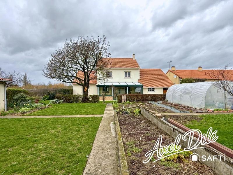 Maison - 142 m² - 9 pièces