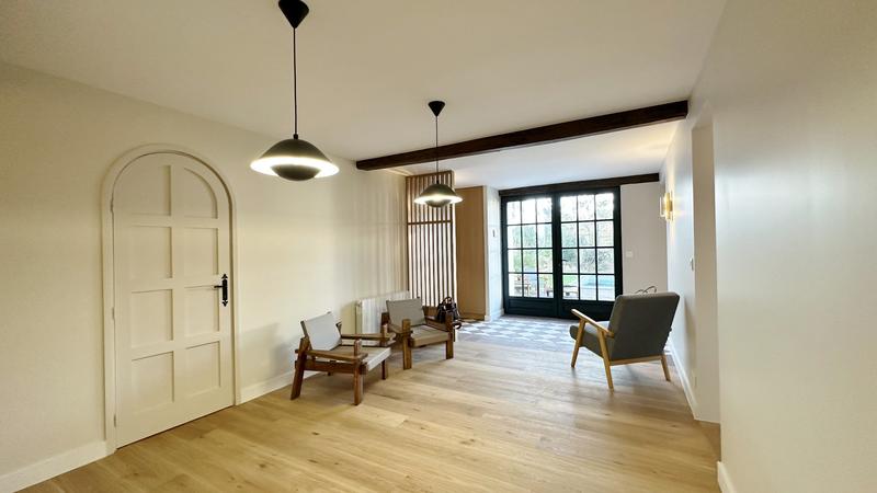 Maison - 200 m² - 6 pièces