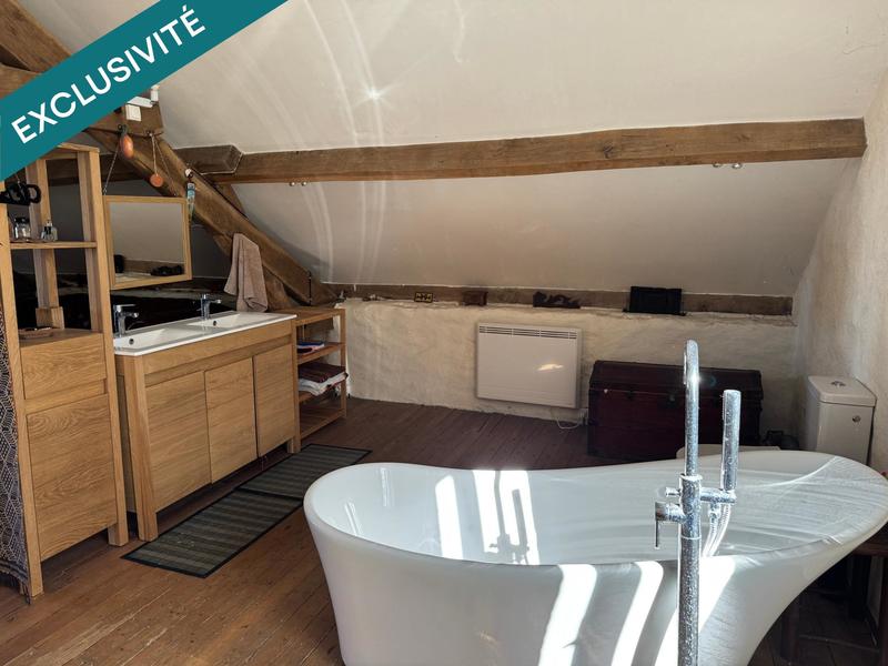 Maison - 280 m² - 9 pièces