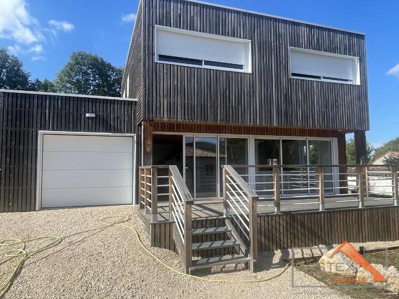 Maison - 102 m² - 4 pièces