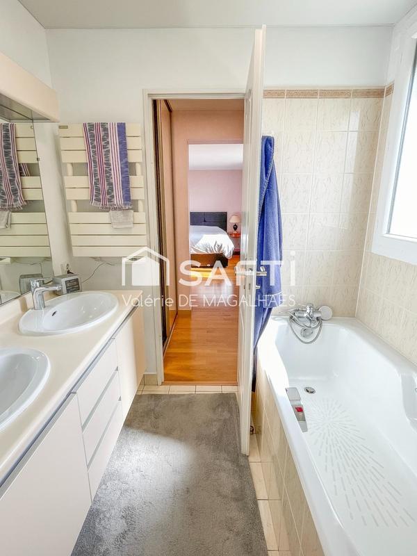 Maison - 152 m² - 7 pièces