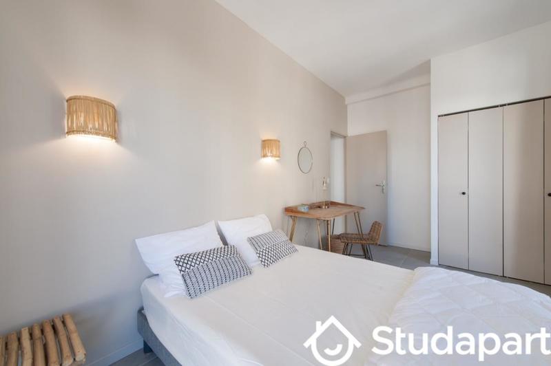 Chambre - 13 m² - 1 pièce