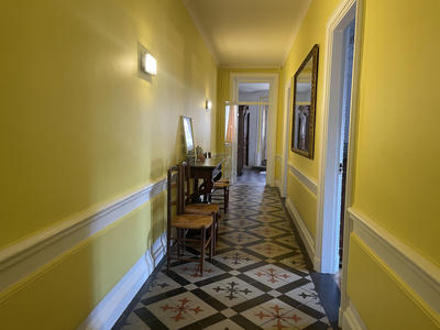 Propriété - 240 m² - 11 pièces