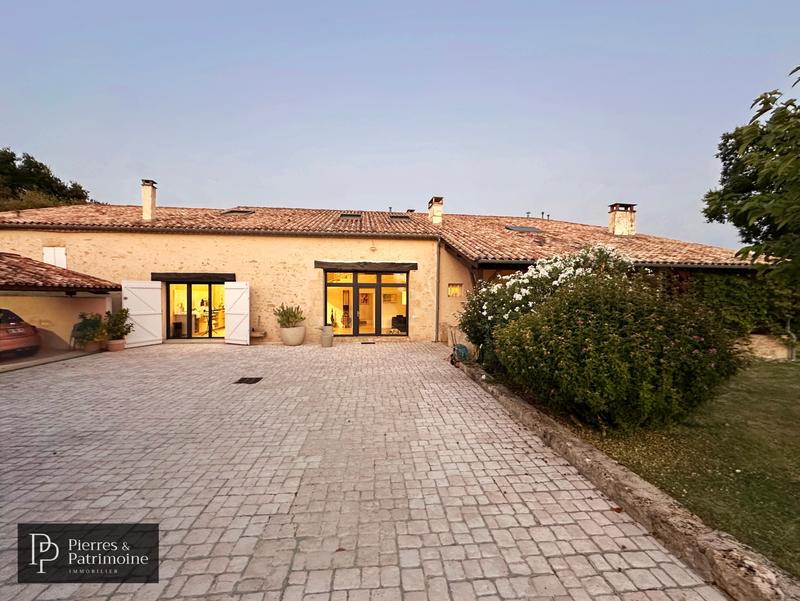 Propriété - 362 m² - 11 pièces