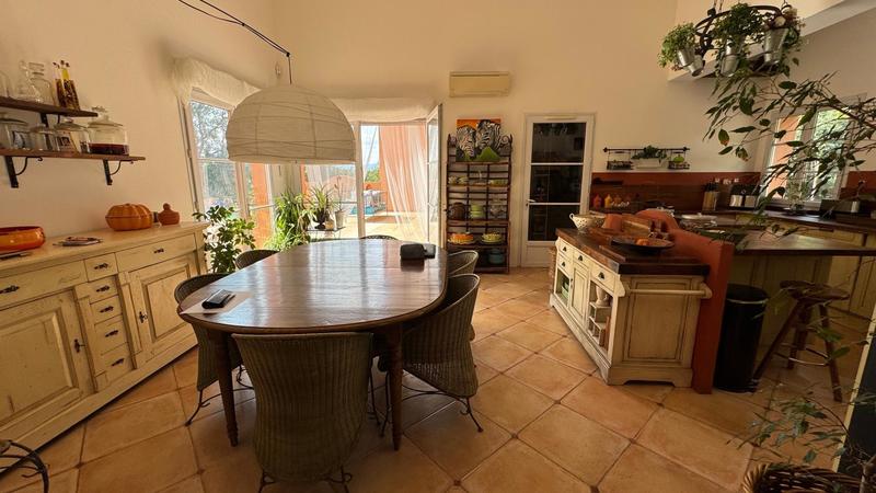 Maison - 148 m² - 7 pièces