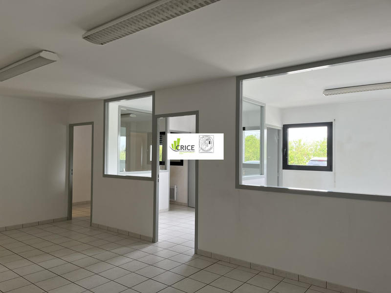 Bureau - 80 m² - 6 pièces