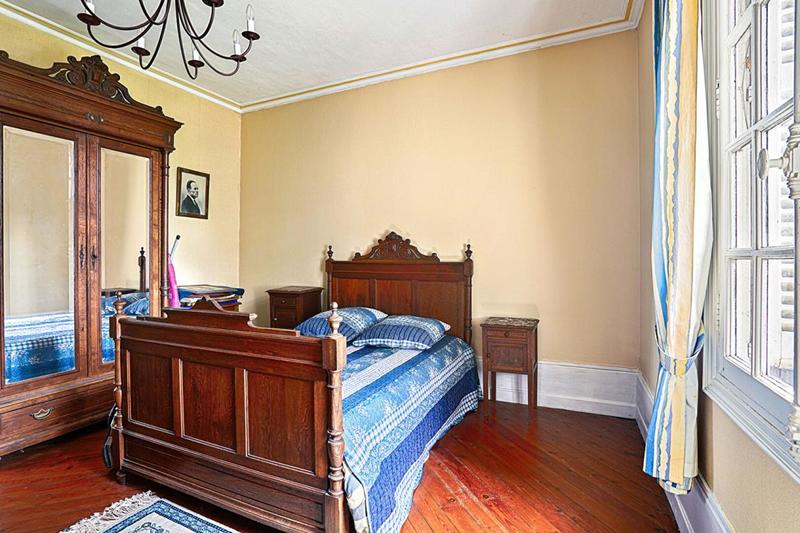 Propriété - 291 m² - 13 pièces