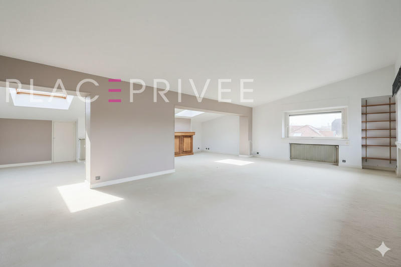 Appartement - 144 m² - 3 pièces