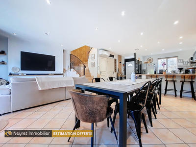 Maison - 121 m² - 6 pièces