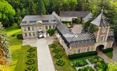Château - 1 250 m² - 30 pièces