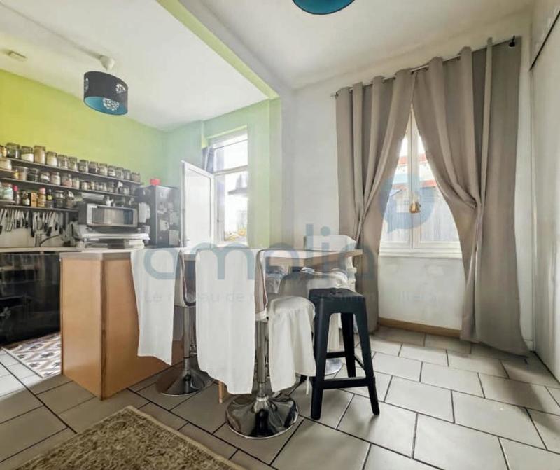 Maison - 88 m² - 5 pièces