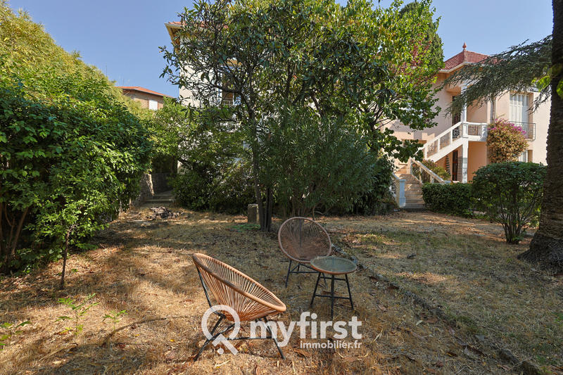 Maison - 202 m² - 6 pièces