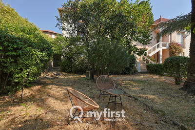 Maison - 202 m² - 6 pièces