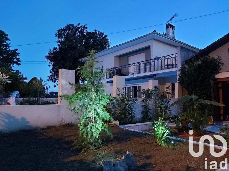 Maison - 400 m² - 8 pièces