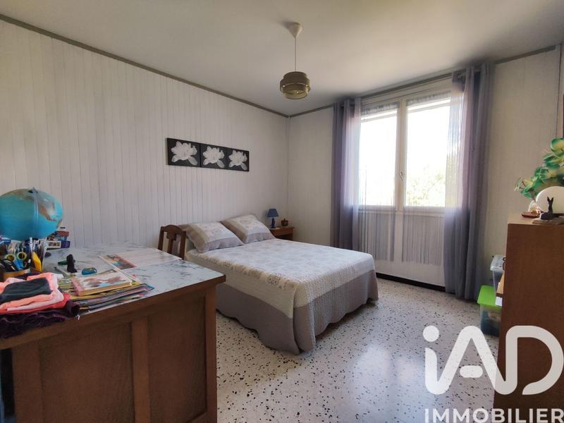 Maison - 215 m² - 9 pièces