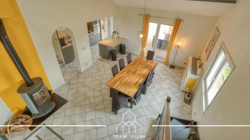 Maison - 200 m² - 5 pièces