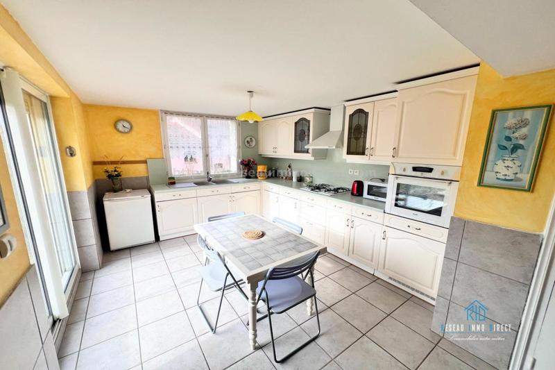 Maison traditionnelle - 222 m² - 7 pièces