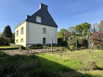 Maison - 135 m² - 10 pièces