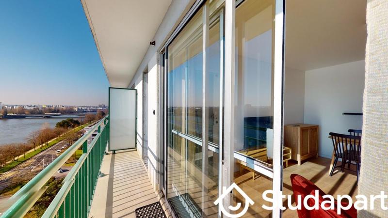 Chambre - 11 m² - 1 pièce