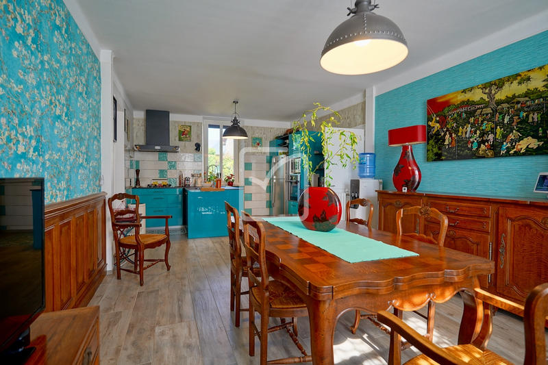 Maison - 310 m² - 12 pièces