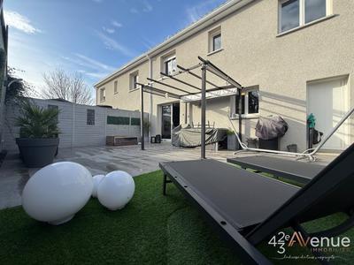 Maison - 98 m² - 5 pièces