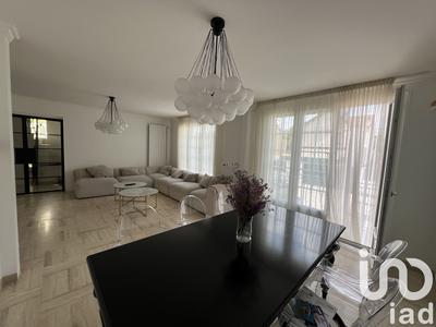 Maison - 230 m² - 8 pièces