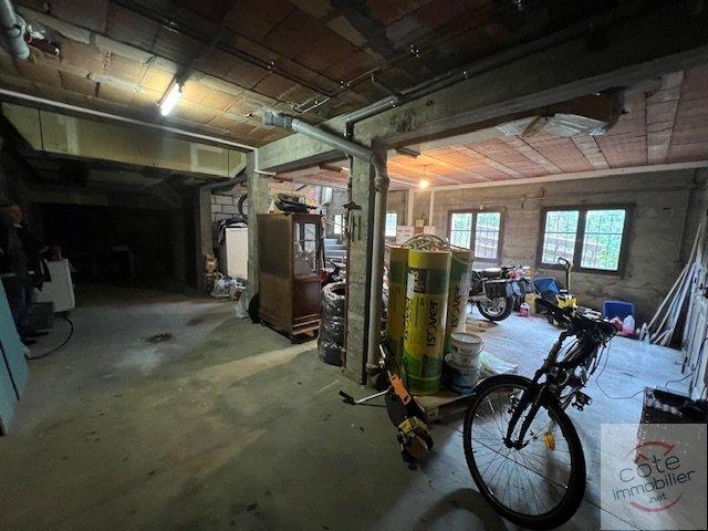 Maison - 240 m² - 6 pièces