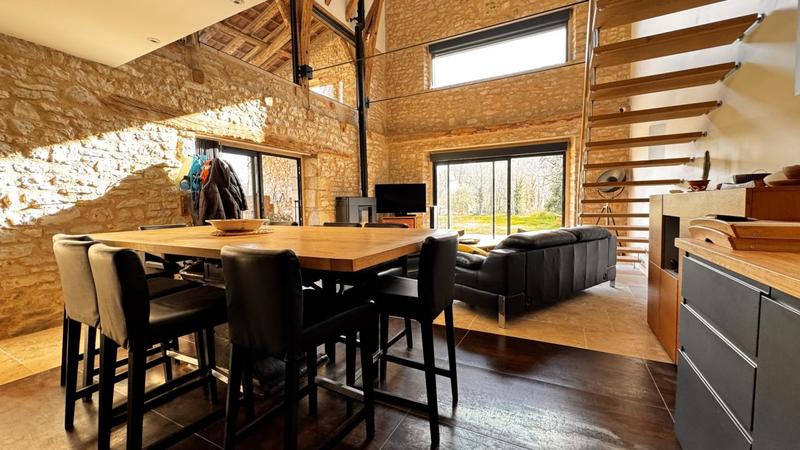 Maison - 394 m² - 14 pièces