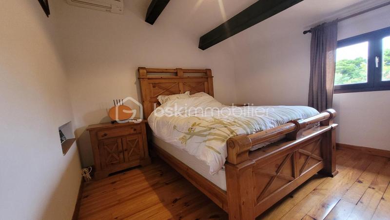 Maison traditionnelle - 262 m² - 9 pièces