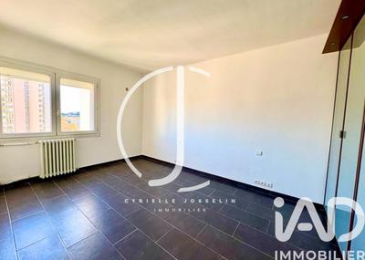Appartement - 79 m² - 4 pièces