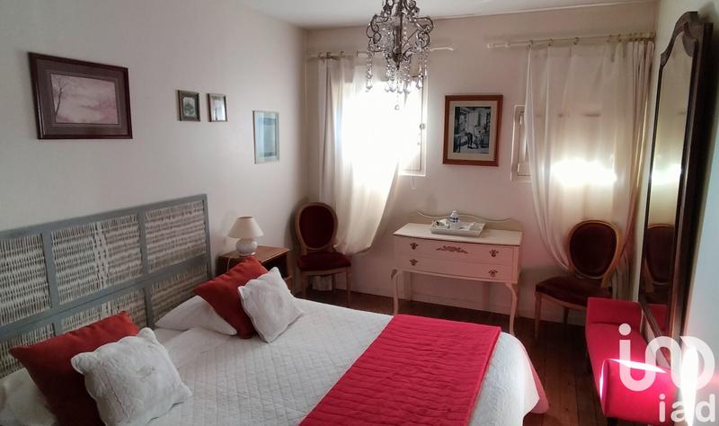 Maison - 360 m² - 12 pièces