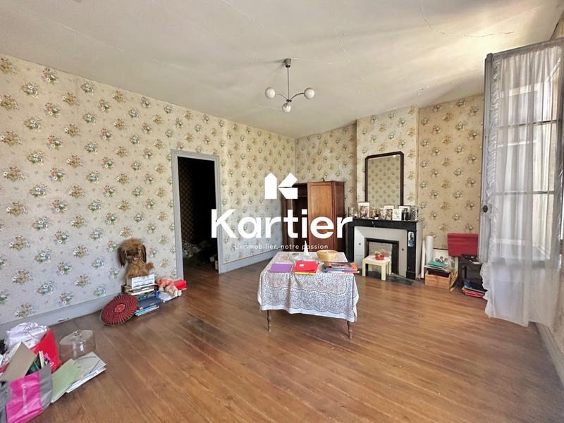 Maison ancienne - 800 m² - 12 pièces