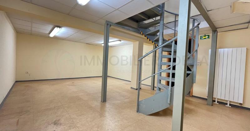 Local commercial - 324 m²