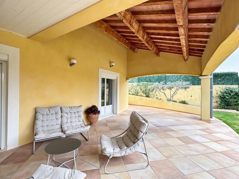 Pavillon - 180 m² - 5 pièces