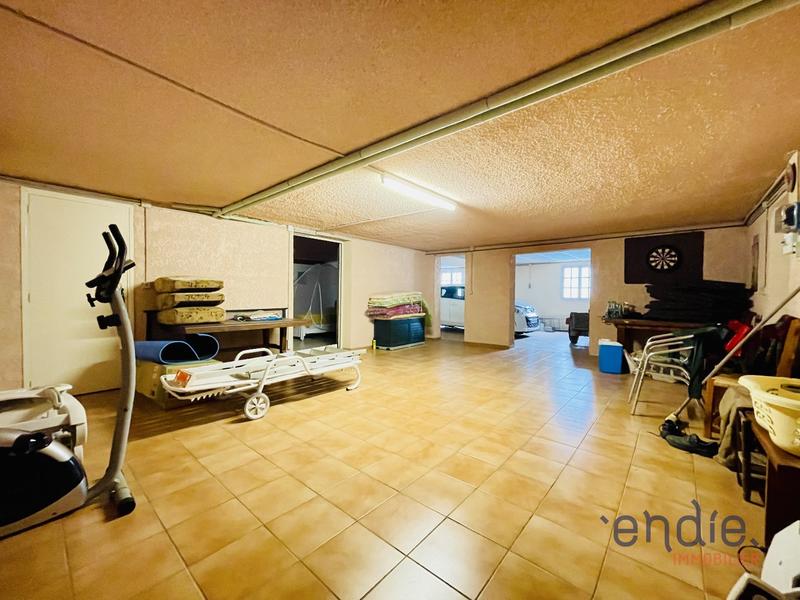 Maison - 179 m² - 6 pièces