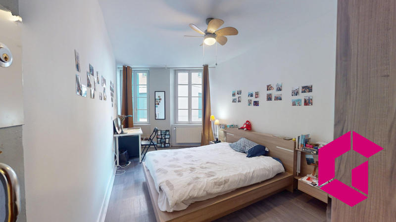 Appartement - 100 m² - 5 pièces