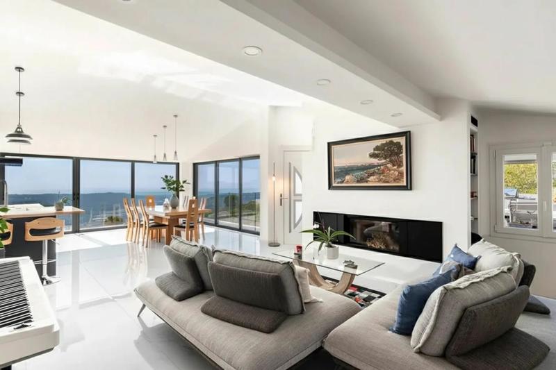 Villa - 233 m² - 8 pièces