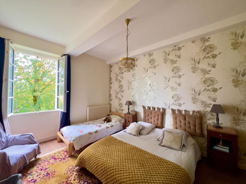 Maison de maîtres - 370 m² - 8 pièces