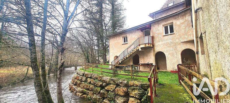 Maison - 207 m² - 12 pièces