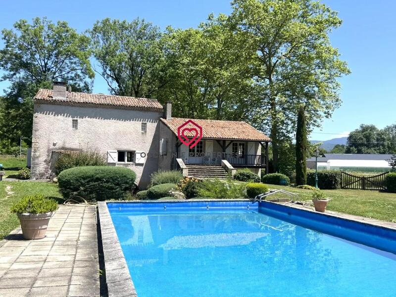 Propriété - 227 m² - 7 pièces