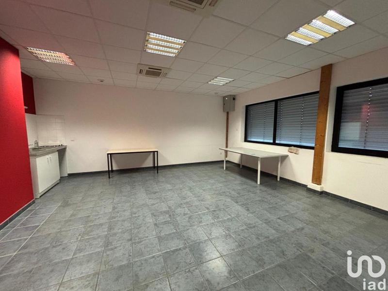 Local commercial - 3 000 m²