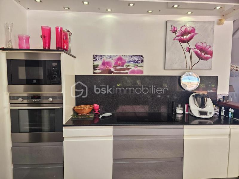 Maison - 177 m² - 7 pièces