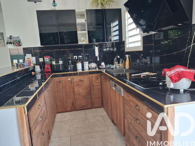 Maison - 110 m² - 4 pièces