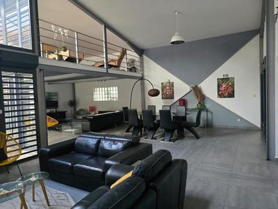 Local commercial - 326 m² - 4 pièces