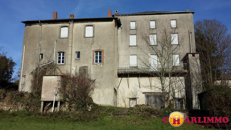 Maison traditionnelle - 615 m² - 22 pièces